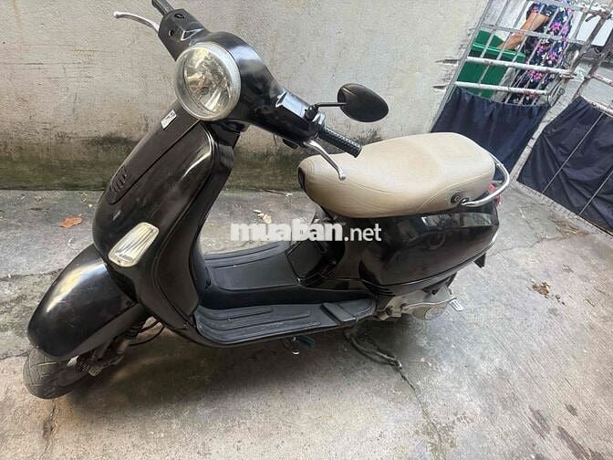 xe piggio Vespa Lx Y doi2011
