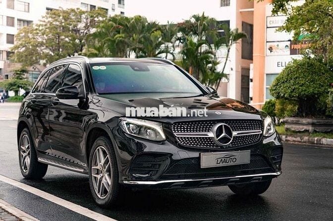 Mercedes GLC300 4Matic - Model 2020 - Đen/Nâu