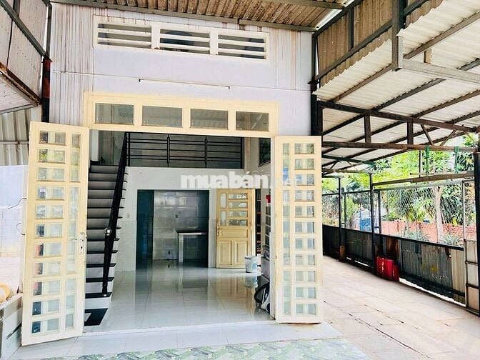 Cho thuê nhà sân oto dt rộng 125m2 dĩ an Bình Dương