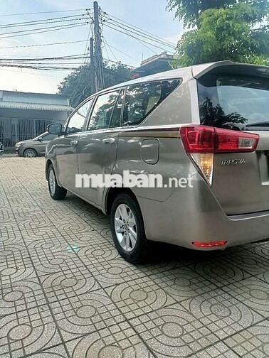 Chính chủ cavet bán  Innova 2016 2.0E. Số sàn