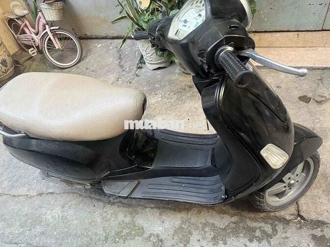 xe piggio Vespa Lx Y doi2011