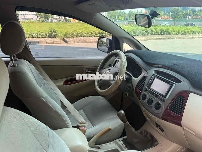 Toyota Innova 2006 G - 240000 km