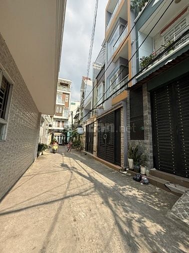 ĐẶNG CHẤT QUẬN 8, CÁCH Q1,Q5 CHỈ 400M - HẺM 5M, DT 48M2 (4X12) 3 TẦNG.