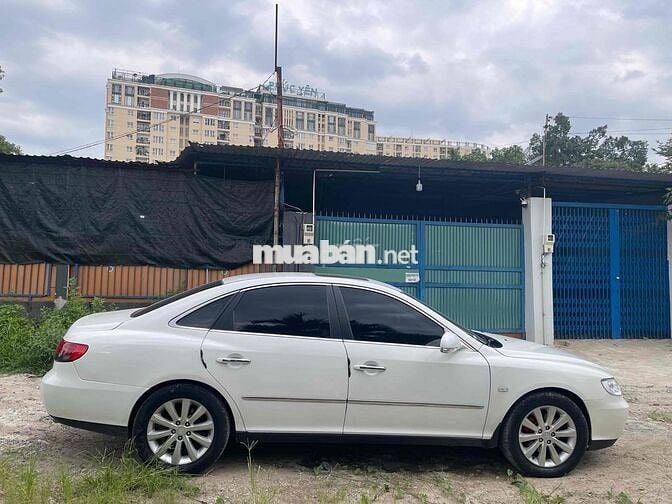Hyundai AZERA std màu trắng