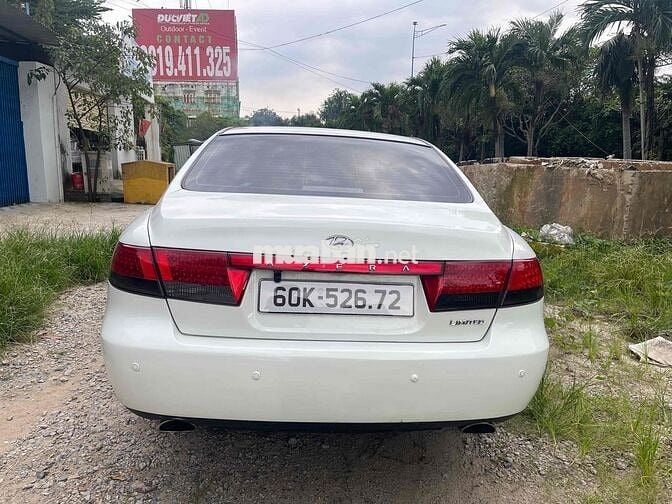 Hyundai AZERA std màu trắng