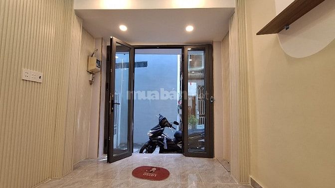 Nhà tuyệt đẹp, DTSD 69m2, 1trệt, 2 lầu, H18A Trần V Thành, P8, Q8