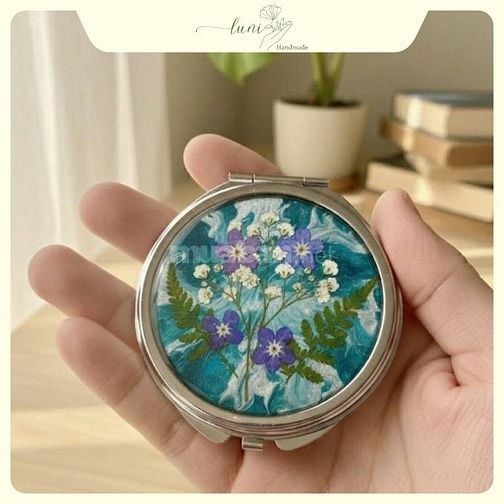 Gương khắc tên resin: Món quà "độc bản" khẳng định cá tính riêng