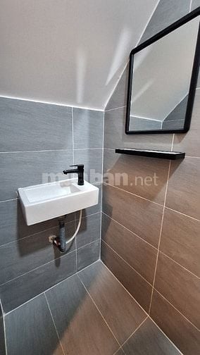 Nhà tuyệt đẹp, DTSD 69m2, 1trệt, 2 lầu, H18A Trần V Thành, P8, Q8
