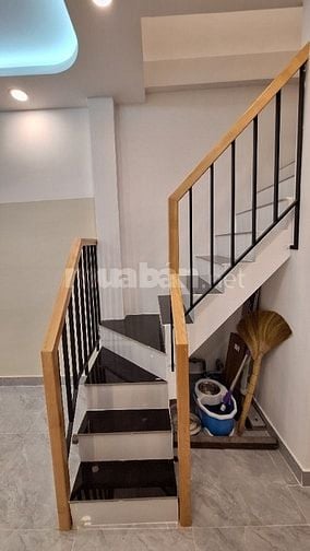 Nhà tuyệt đẹp, DTSD 69m2, 1trệt, 2 lầu, H18A Trần V Thành, P8, Q8