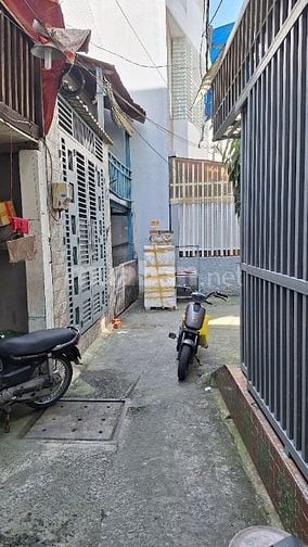 Nhà tuyệt đẹp, DTSD 69m2, 1trệt, 2 lầu, H18A Trần V Thành, P8, Q8