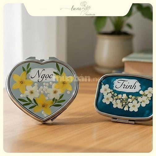 Gương khắc tên resin: Món quà "độc bản" khẳng định cá tính riêng