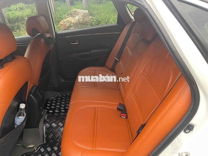 Hyundai AZERA std màu trắng