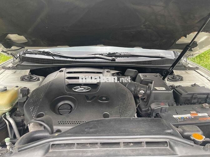 Hyundai AZERA std màu trắng