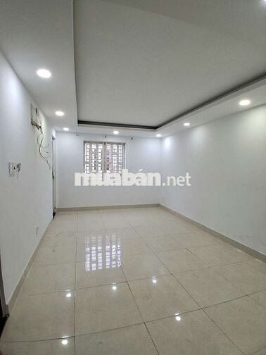 Nhà mới đẹp gần bệnh viện 512, giá 12 triệu, mặt tiền Nguyễn Đức Thuận