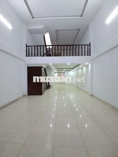 Nhà mới đẹp gần bệnh viện 512, giá 12 triệu, mặt tiền Nguyễn Đức Thuận