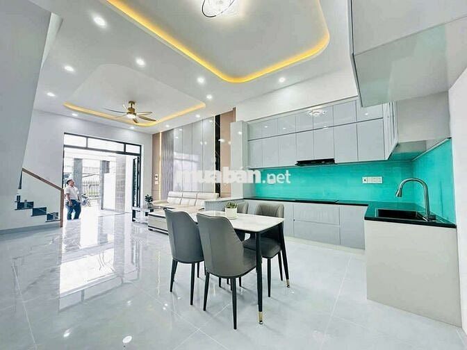 Nhà trệt 1 lầu, DT: 5x16, thổ cư: 100%, không quỹ hoạch, đường thông,