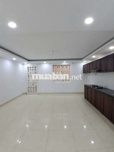 Nhà mới đẹp gần bệnh viện 512, giá 12 triệu, mặt tiền Nguyễn Đức Thuận