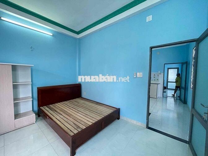 Phòng full nội thất đẹp sạch sẽ- tách bếp cửa sổ 3