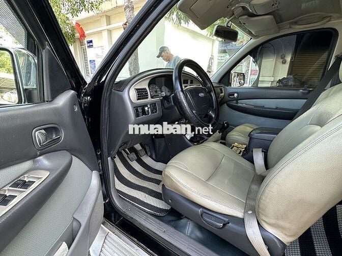 Ford Everest 2005 Đen 7 chỗ