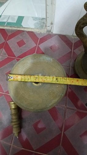 Lư đồng cao 40cm nặng 7.5kg gồm đôi nến dày 