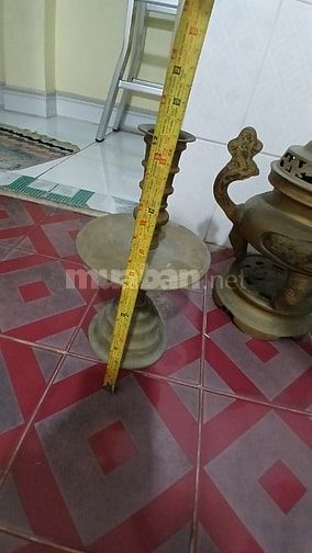 Lư đồng cao 40cm nặng 7.5kg gồm đôi nến dày 