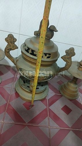 Lư đồng cao 40cm nặng 7.5kg gồm đôi nến dày 