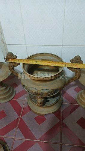 Lư đồng cao 40cm nặng 7.5kg gồm đôi nến dày 
