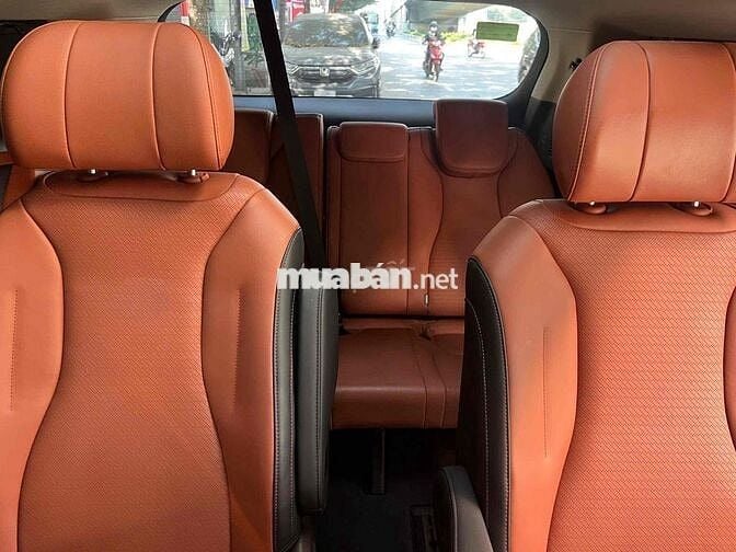 Kia Carnival 2024 Đen 40000 km