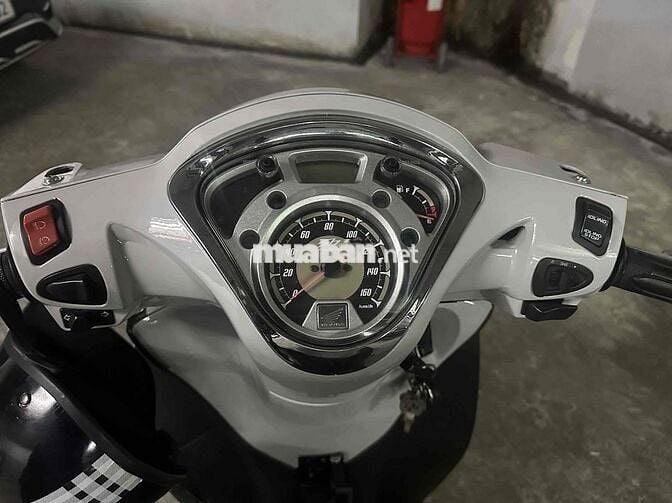 cần bán shmode 2014 chính chủ 6v3 zin nguyên bản