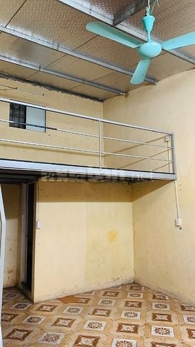 Cần cho thuê nhà cấp 4 có gác xép lửng ở Sài Đồng, Long Biên, HN