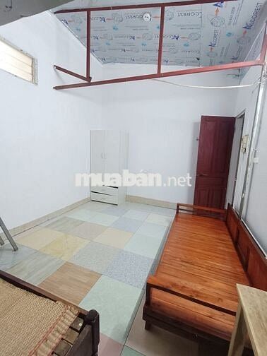 Phòng đẹp gác xép đủ đồ kv Chùa Láng_vệ sinh chung_giá 2.3tr_điện3.5k