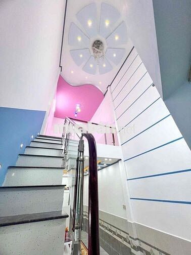 Cho thuê nhà 2 phòng ngủ hẻm 20 Nguyễn Trãi gần TTTM Cái Khế