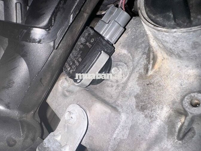 Nissan Tiida Vàng đồng 5 chỗ Số tự động