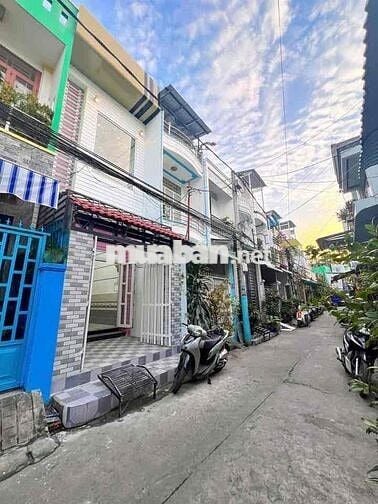 Cho thuê nhà 2 phòng ngủ hẻm 20 Nguyễn Trãi gần TTTM Cái Khế