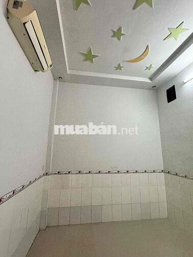 Cho thuê nhà trệt 2 phòng ngủ có sân trước rộng sau KDC Đại Ngân