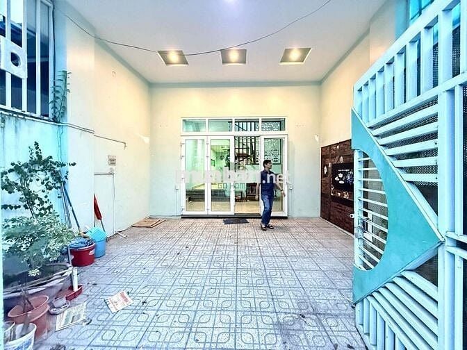 CHO THUÊ NHÀ 4 PHÒNG NGỦ HẺM PHỐ TÂY  GIÁ 18 TRIỆU/THÁNG