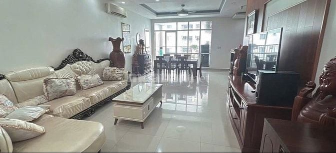 Căn hộ Nam Kỳ Khởi Nghĩa, Q3: 90m2, 2p ngủ rộng, Nội thất, 10tr7/th.