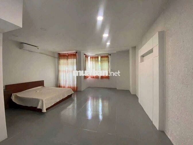 Cho thuê nhà 5pn 5wc khu dan cư Phú Hòa 1