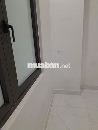 Cho thuê phòng mặt tiền Quốc lộ 13 giờ giấc tự do, gần ĐH Luật