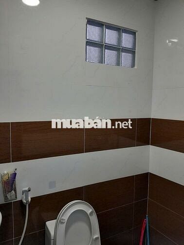 Cho thuê phòng mặt tiền Quốc lộ 13 giờ giấc tự do, gần ĐH Luật