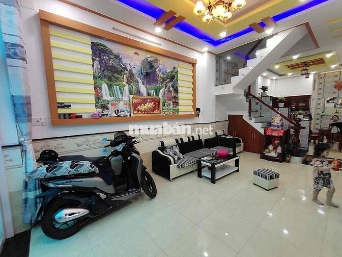 Chính Chủ Cần Bán Nhà 4 Tầng Q12, Hẻm Xe Hơi, DTSD 182.9m2