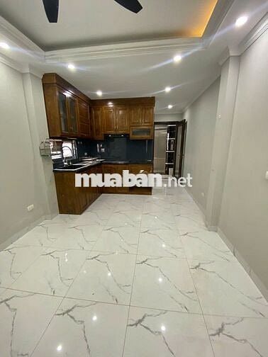 Cho thuê nhà mặt phố đường Hoàng Mai - 35m2 - 6 tầng thang máy