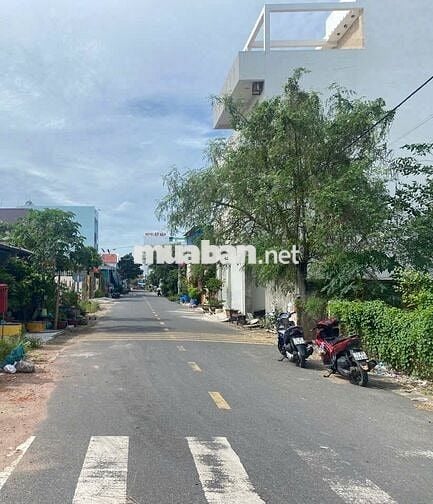 Đất nền gần chợ – Trường học – Bệnh viện – Tiện ích đầy đủ