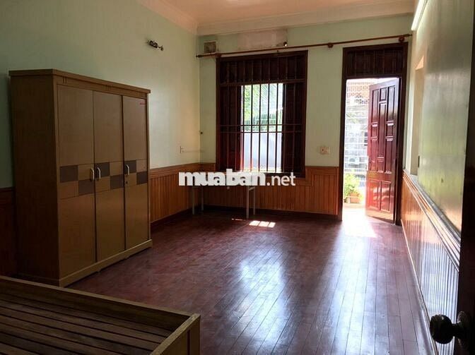 Phòng trọ 30m2 sàn gỗ, có ban công rộng riêng