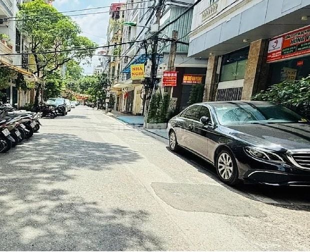 Bán gấp nhà vip  Cầu giấy  nhà phân lô ô tô, thang máy giá nhỉnh 17 tỷ