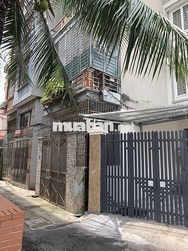 Phòng trọ 30m2 sàn gỗ, có ban công rộng riêng