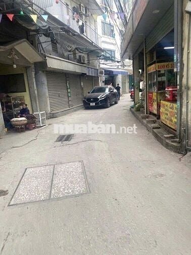 Cho thuê nhà mặt ngõ thông ô tô 467 Lĩnh Nam - 30m2 - 5 tầng