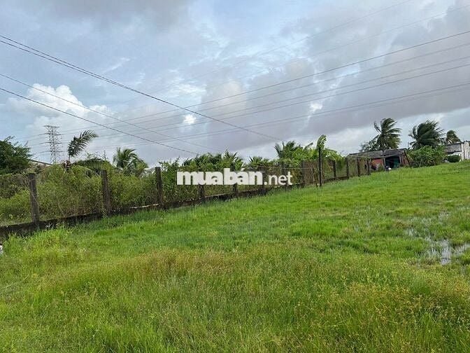 Bán đất mặt tiền Vĩnh Hải, Sóc Trăng, gần chợ & công ty Ong Sái