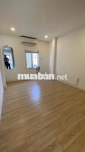 mặt tiền cư xá bắc hải Quận 10 - 4 tầng 3 phòng 3 wc + 14 Triệu/ tháng