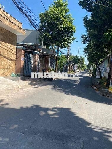 nhà 1 trệt 2 lầu khu chợ đại Hải & chợ bà điểm đường Phan văn hớn